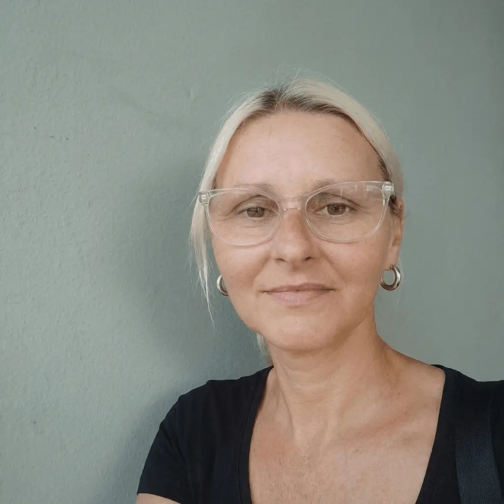 Lindsey, a MenoLisa member